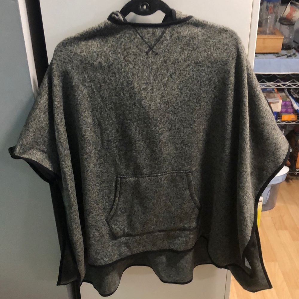 Fleece Poncho Eddie Bauer- NWOT